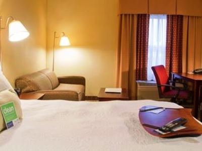 Hampton Charlotte Hotel 4*